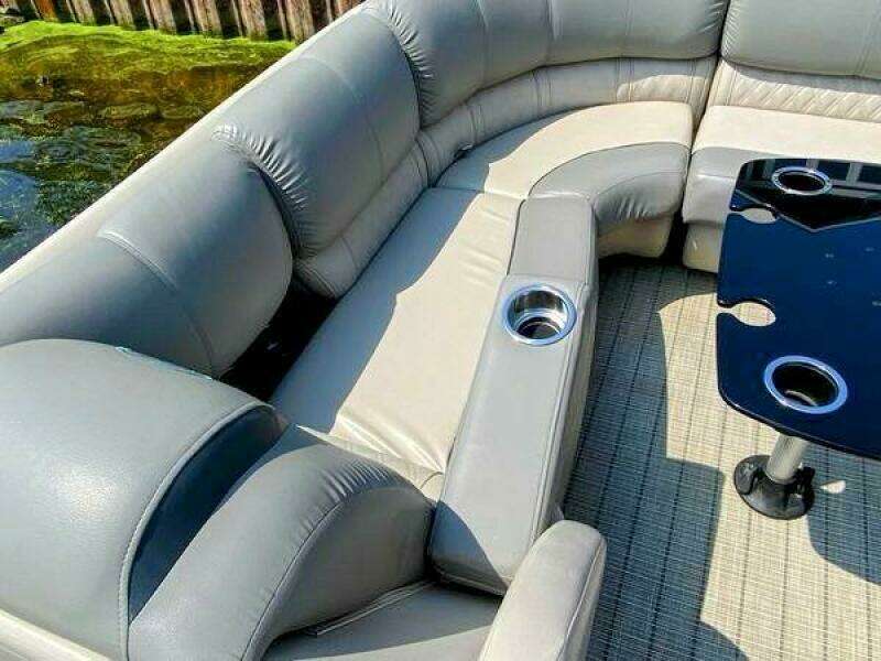 2018 Harris FloteBote 250 Grand Mariner Single Lounging Double Tritoon