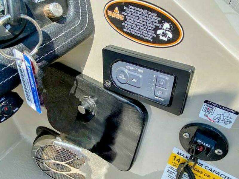 2018 Harris FloteBote 250 Grand Mariner Single Lounging Double Tritoon