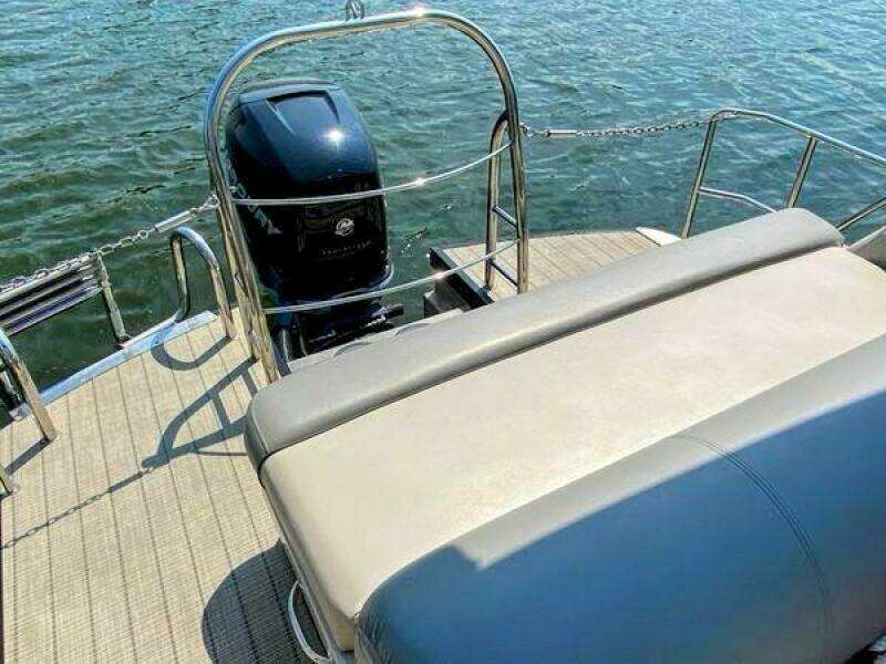 2018 Harris FloteBote 250 Grand Mariner Single Lounging Double Tritoon