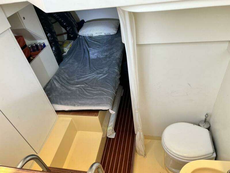 2006 Mochi Craft Dolphin