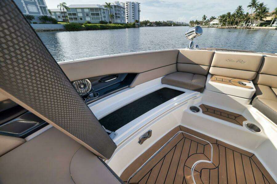 2016 Sea Ray 350 SLX