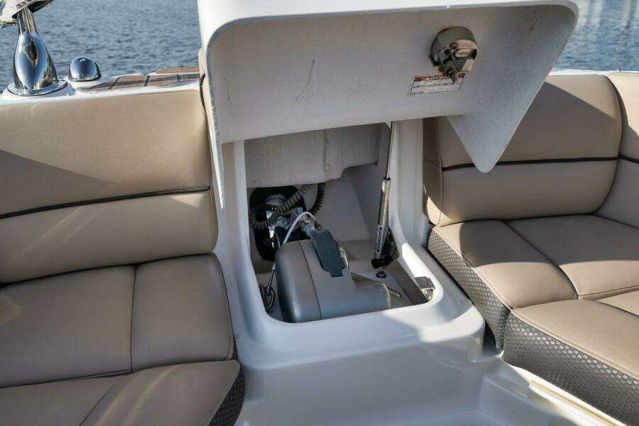 2016 Sea Ray 350 SLX