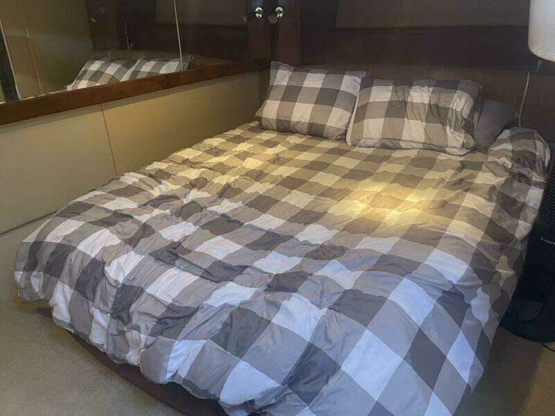 2006 Meridian 411 Sedan