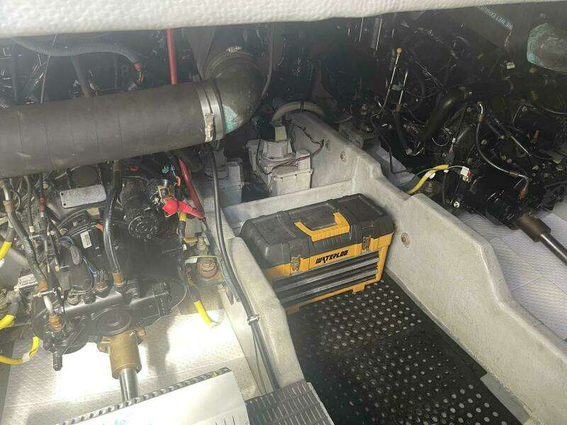 2006 Meridian 411 Sedan