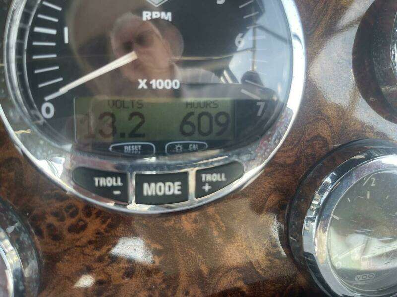 2006 Meridian 411 Sedan