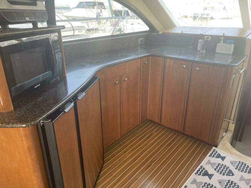 2006 Meridian 411 Sedan