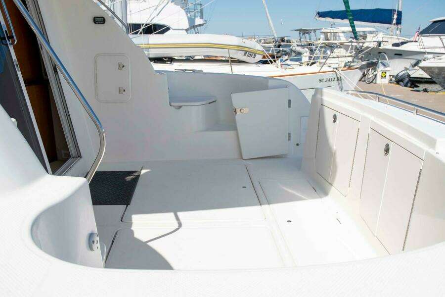 2006 Meridian 411 Sedan