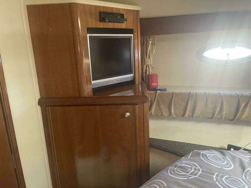 2006 Meridian 411 Sedan