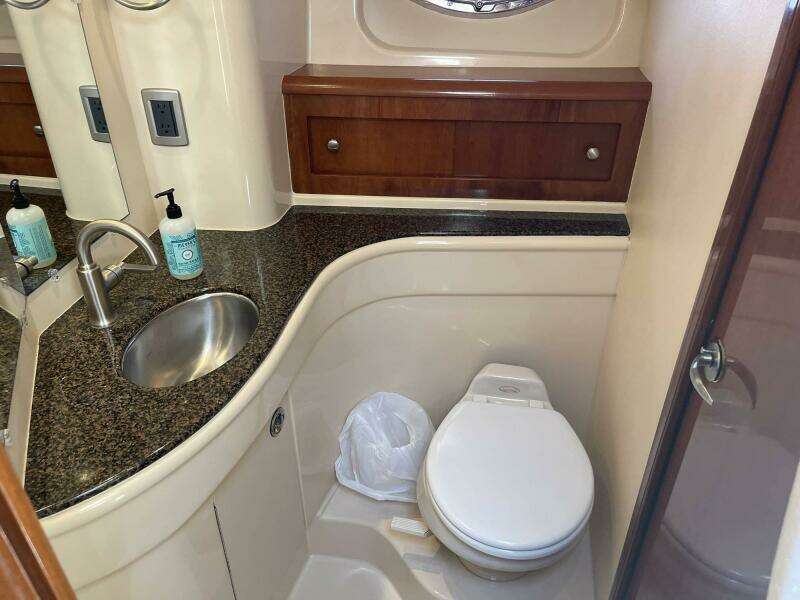 2006 Meridian 411 Sedan