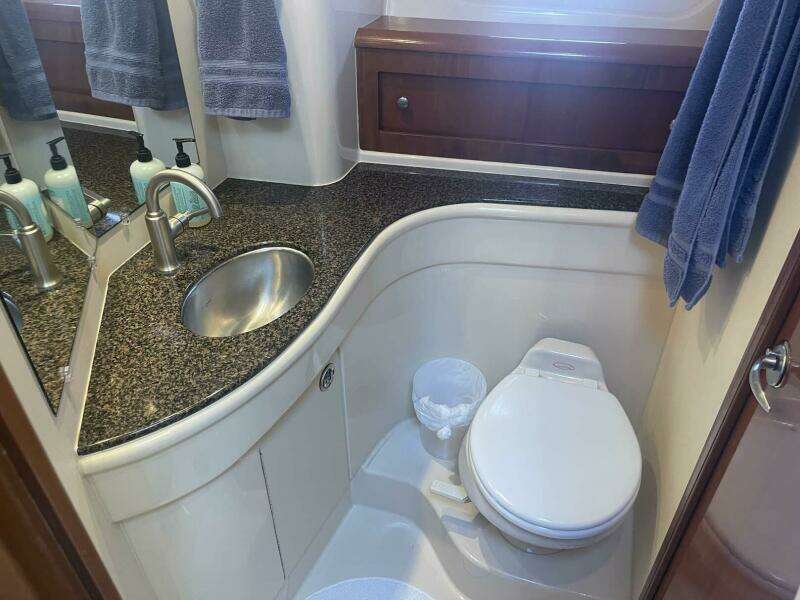 2006 Meridian 411 Sedan