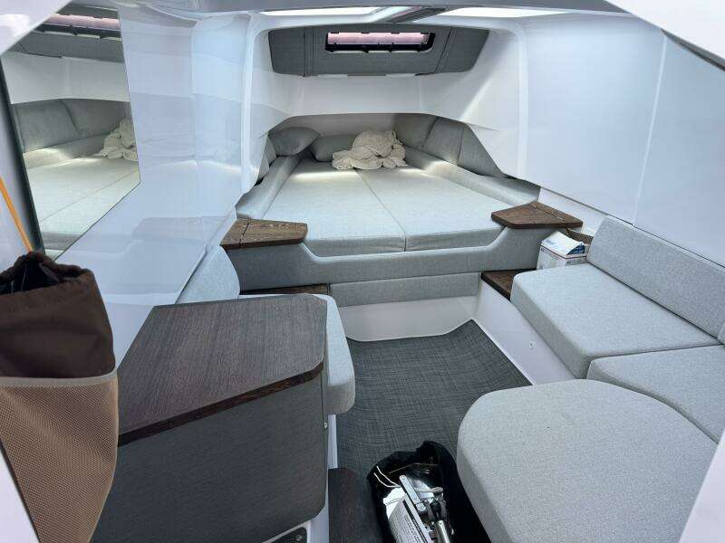 2022 Axopar 37 XC CROSS CABIN