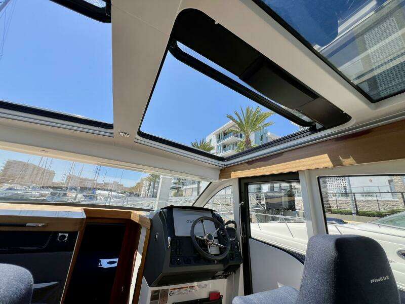 2018 Nimbus 365 Coupe