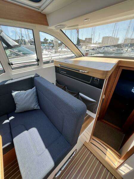 2018 Nimbus 365 Coupe