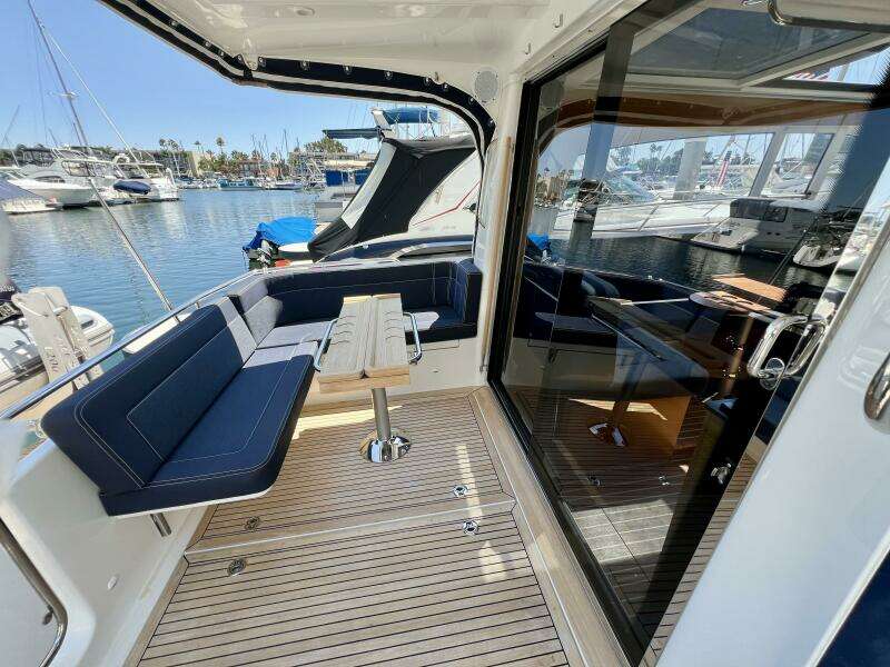 2018 Nimbus 365 Coupe