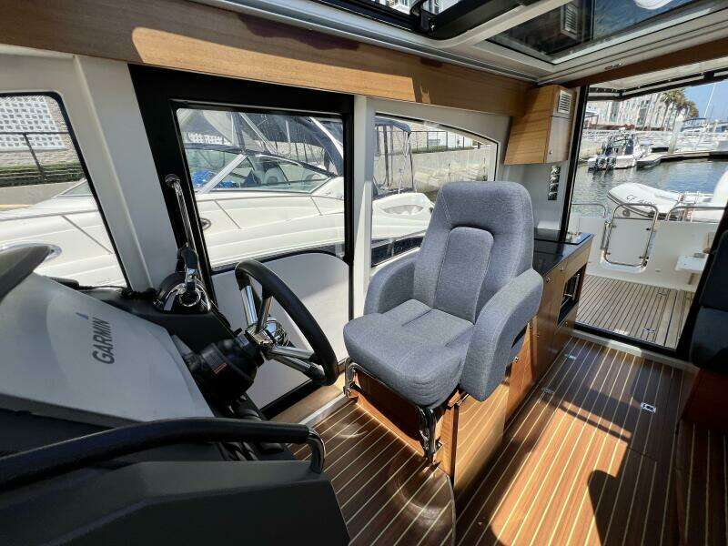 2018 Nimbus 365 Coupe