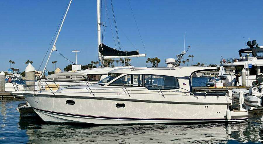 2018 Nimbus 365 Coupe