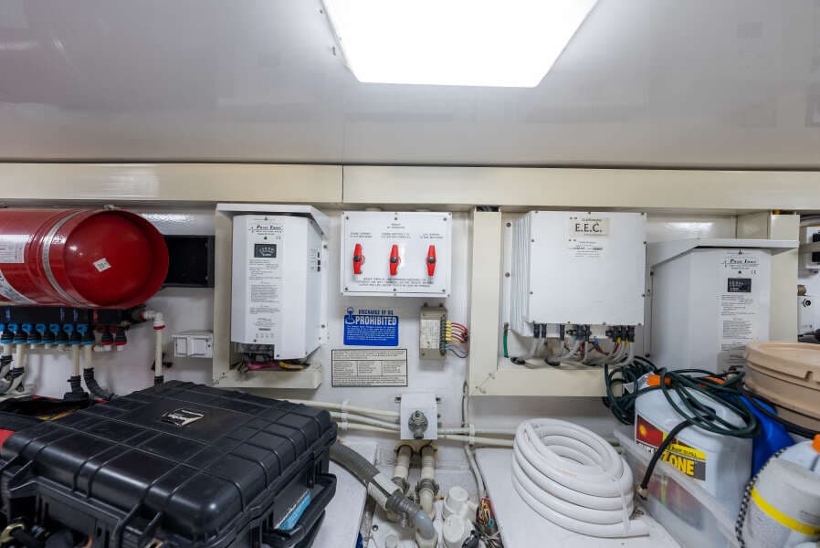 2003 Viking 45 Convertible Big Sky