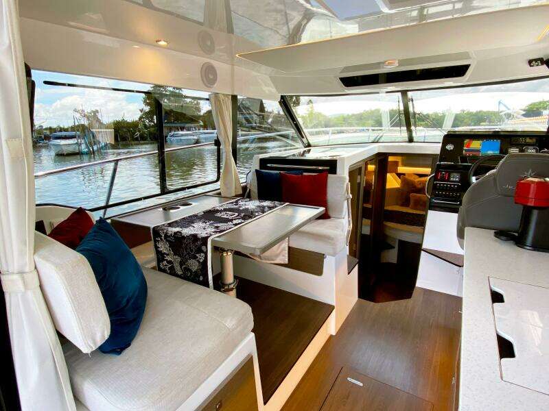 2024 Jeanneau Merry Fisher 1095 Fly