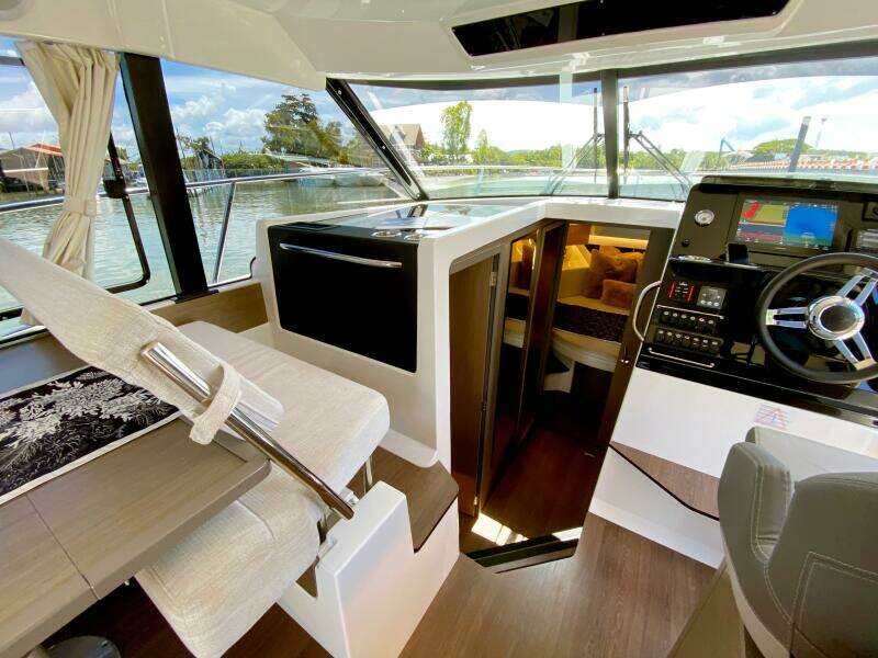 2024 Jeanneau Merry Fisher 1095 Fly