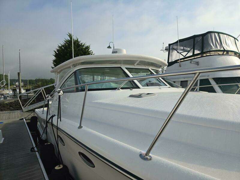 2001 Tiara Yachts 3800 Express