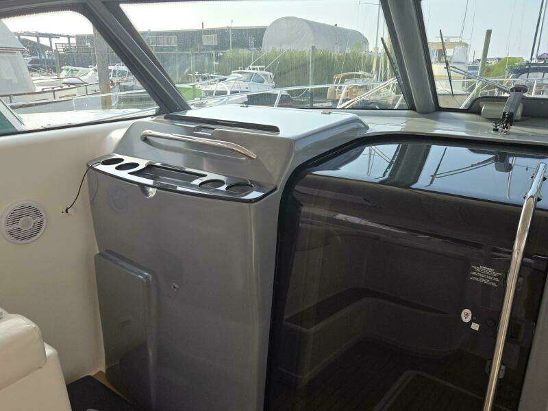 2001 Tiara Yachts 3800 Express