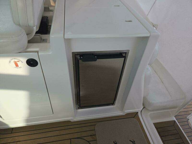 2001 Tiara Yachts 3800 Express