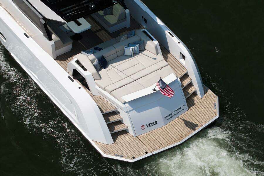 2022 Vanquish Yachts 