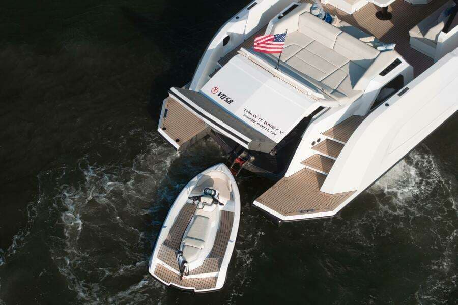2022 Vanquish Yachts 