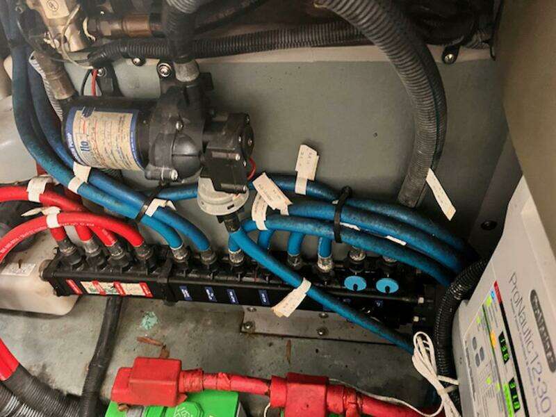 2003 Sea Ray 300 Sundancer