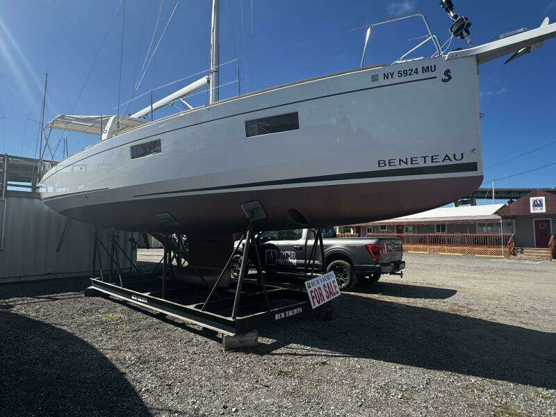 2023 Beneteau Oceanis 38.1