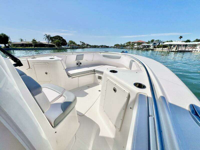 2020 Robalo R302