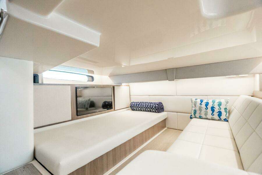 2022 Regal 36 Grande Coupe