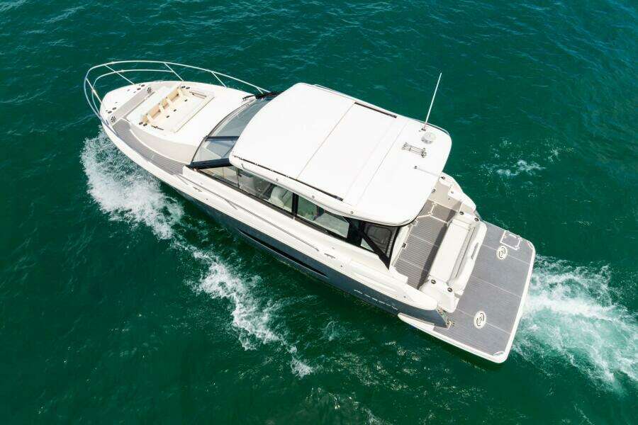 2022 Regal 36 Grande Coupe