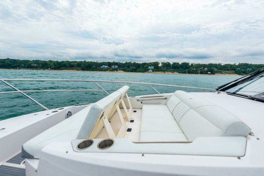 2022 Regal 36 Grande Coupe