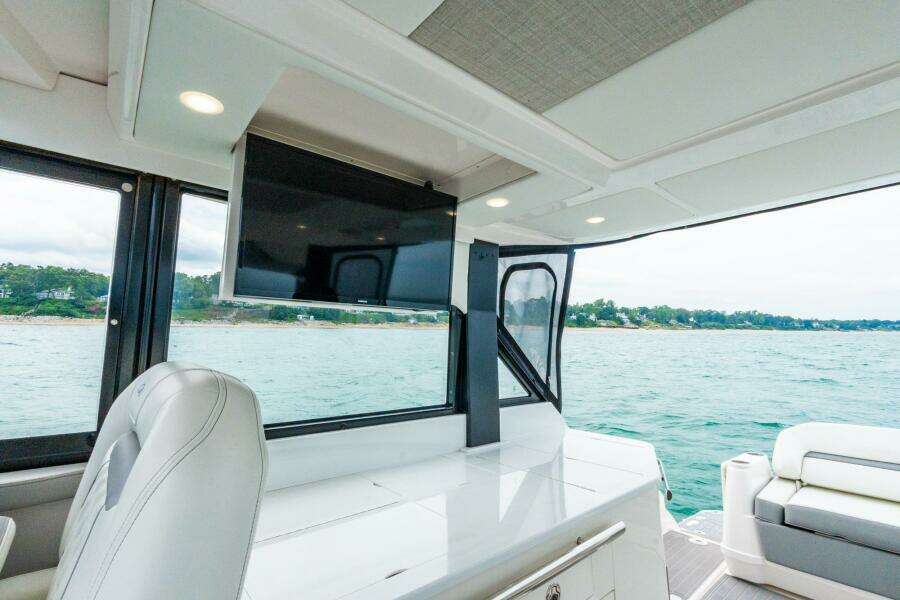 2022 Regal 36 Grande Coupe