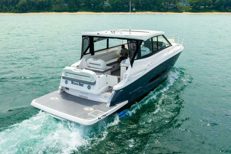 2022 Regal 36 Grande Coupe