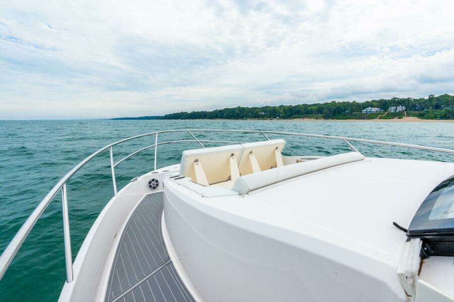 2022 Regal 36 Grande Coupe