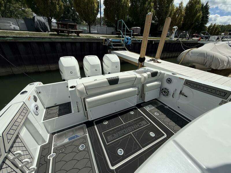 2022 Wellcraft 352 Fisherman