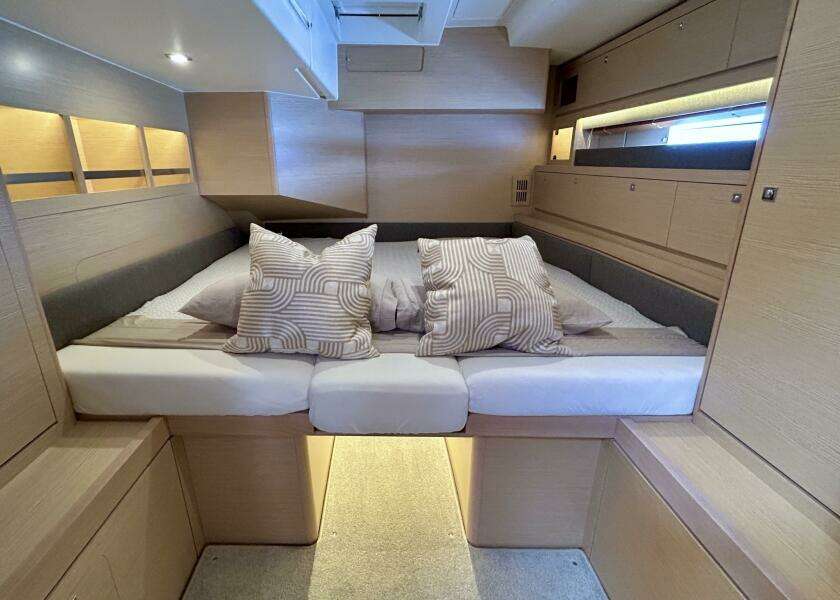 2022 Dufour 61