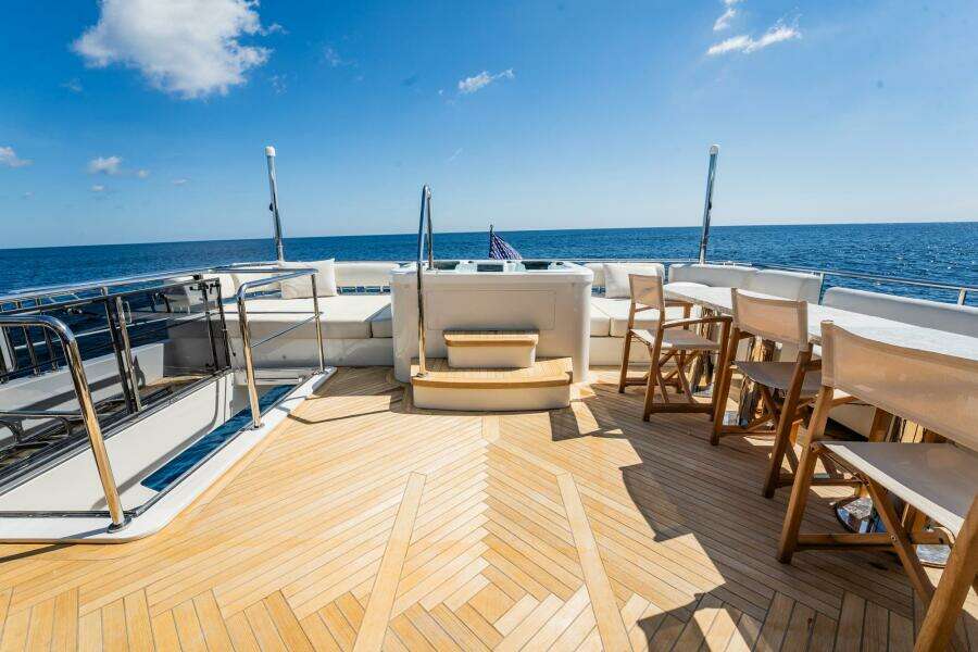 2021 Ocean Alexander 27 Explorer