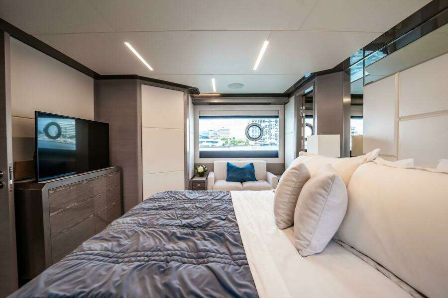 2021 Ocean Alexander 27 Explorer