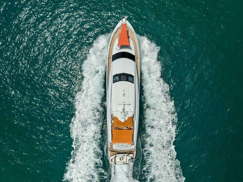 2006 Lazzara Yachts 84 Skylounge