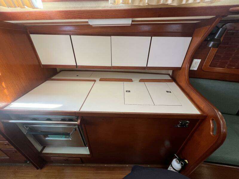 1984 Sabre 38