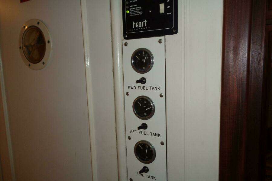 1987 Hatteras 70 Cockpit Motor Yacht