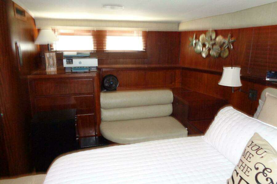 1987 Hatteras 70 Cockpit Motor Yacht