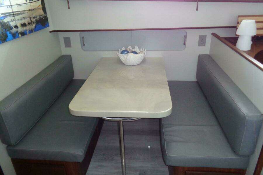 1987 Hatteras 70 Cockpit Motor Yacht