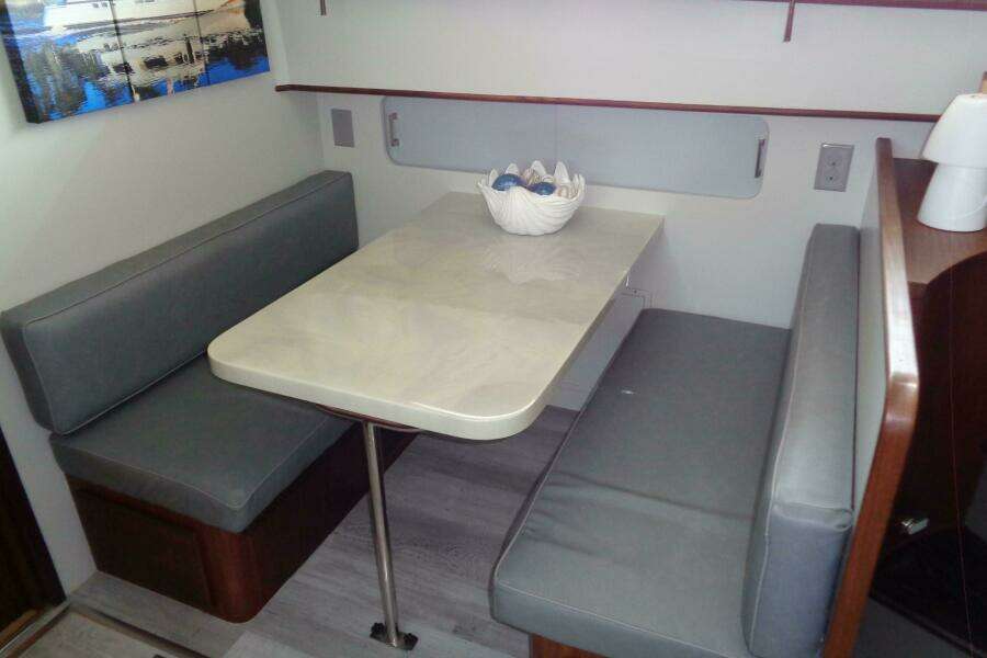 1987 Hatteras 70 Cockpit Motor Yacht