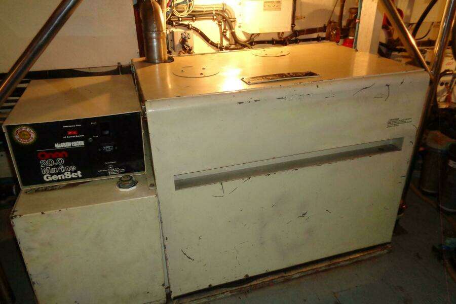 1987 Hatteras 70 Cockpit Motor Yacht