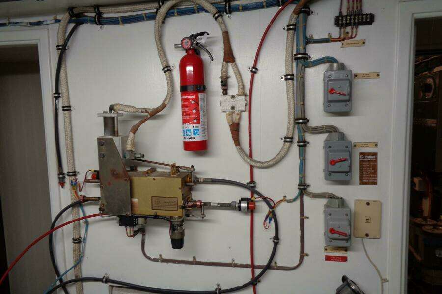 1987 Hatteras 70 Cockpit Motor Yacht