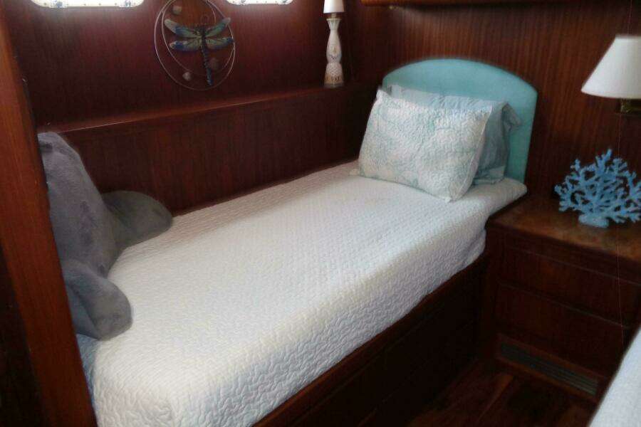 1987 Hatteras 70 Cockpit Motor Yacht
